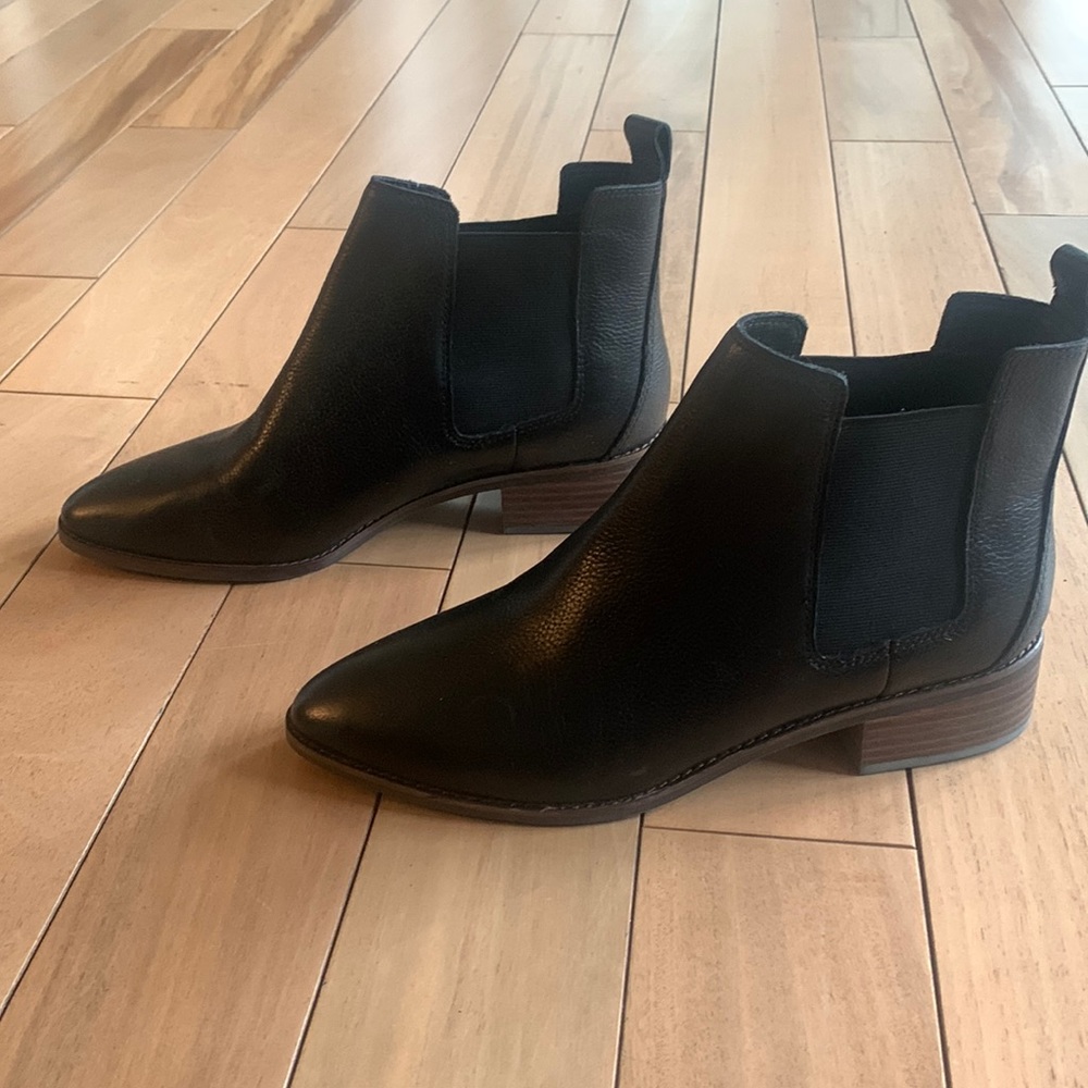 Black Lucky leather ankle boots